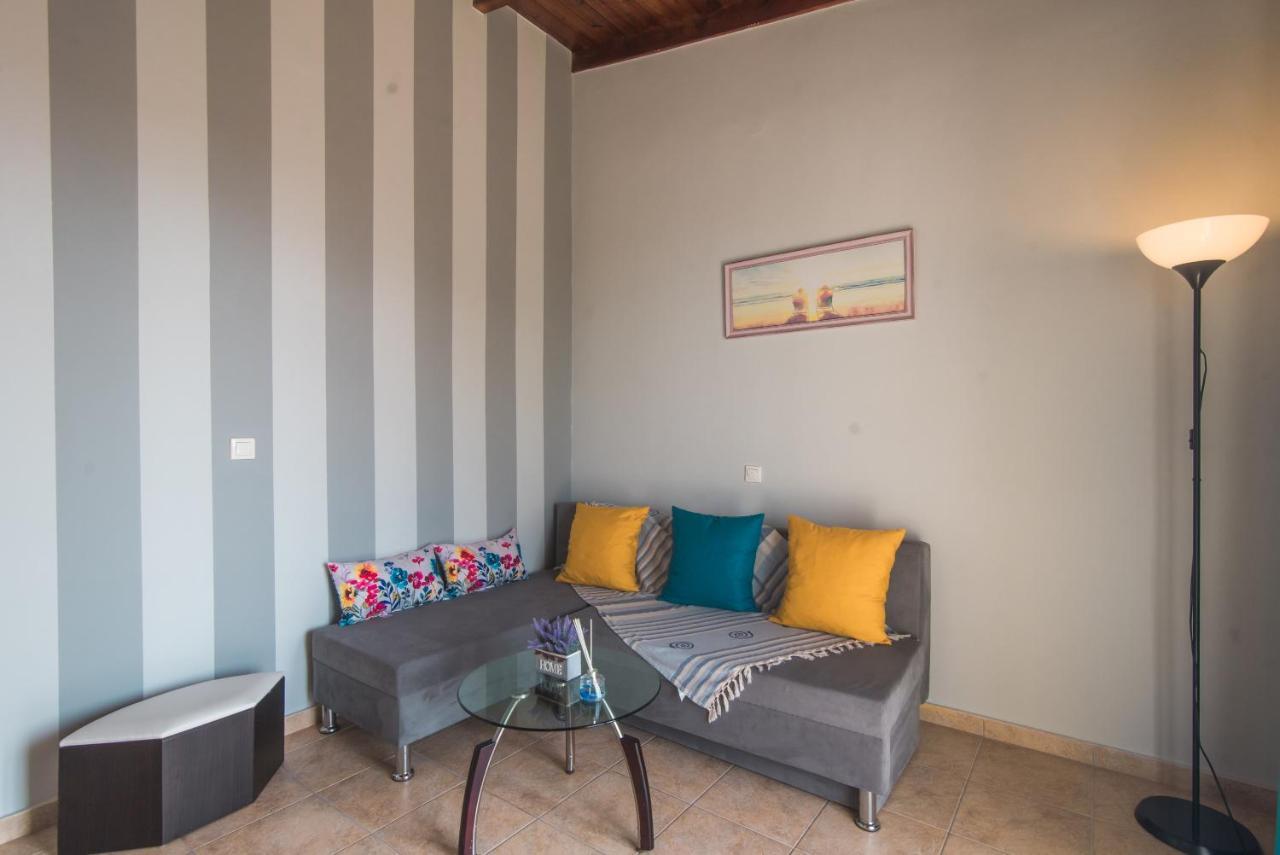 Nadia'S Apartment Перама Екстер'єр фото